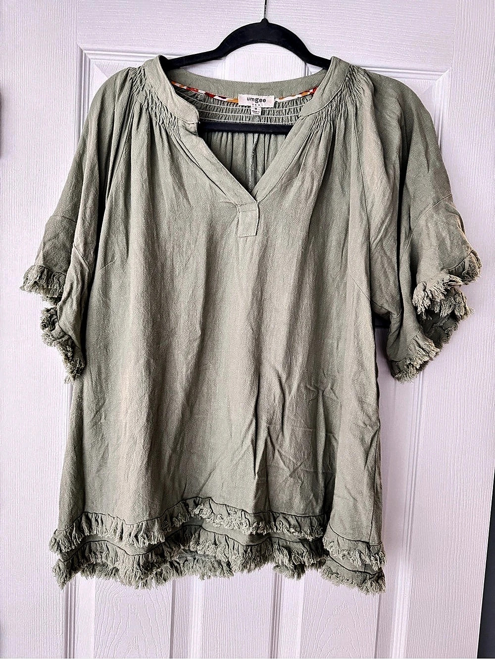 Umgee Linen Blend Short Sleeve Frayed Hem Tunic Top